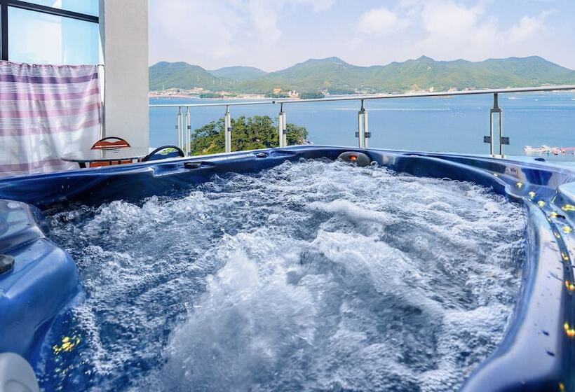 Tongyeong Honey Spa Pension