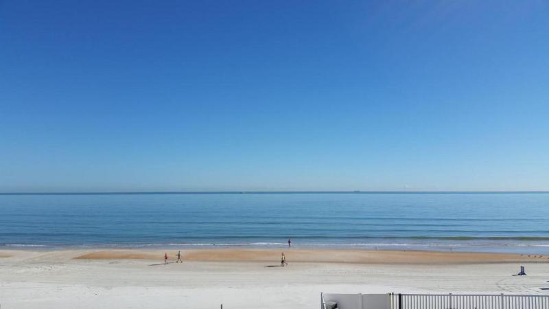 Driftwood Beach Motel