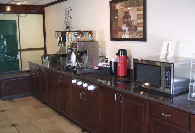 A Victory Hotel   Southfield