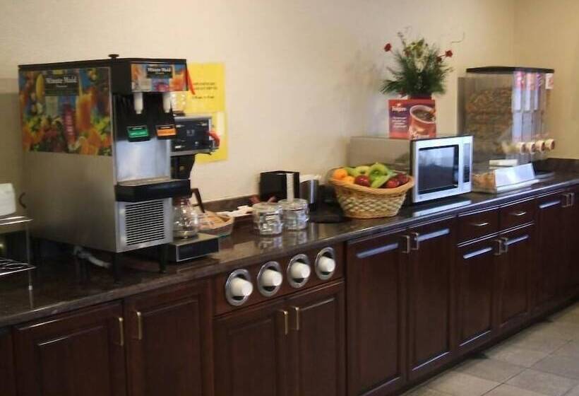 A Victory Hotel   Southfield