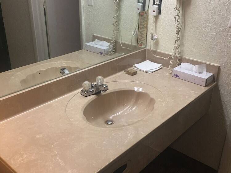 A Victory Hotel   Southfield