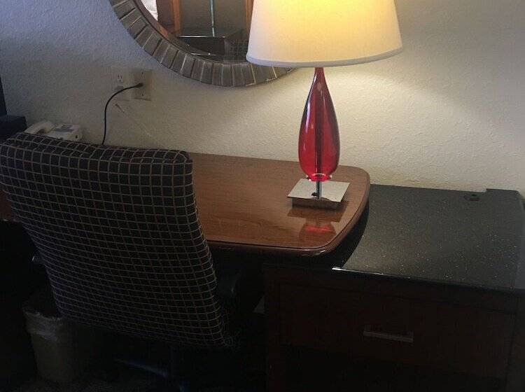 A Victory Hotel   Southfield