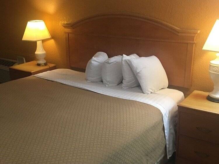 A Victory Hotel   Southfield