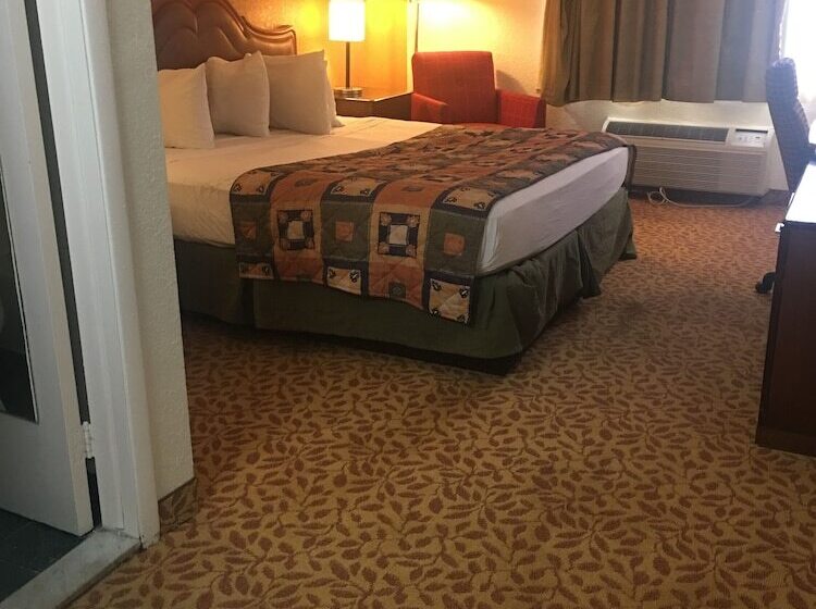 A Victory Hotel   Southfield