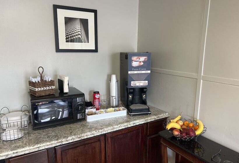 فندق Alpine Valley Inn