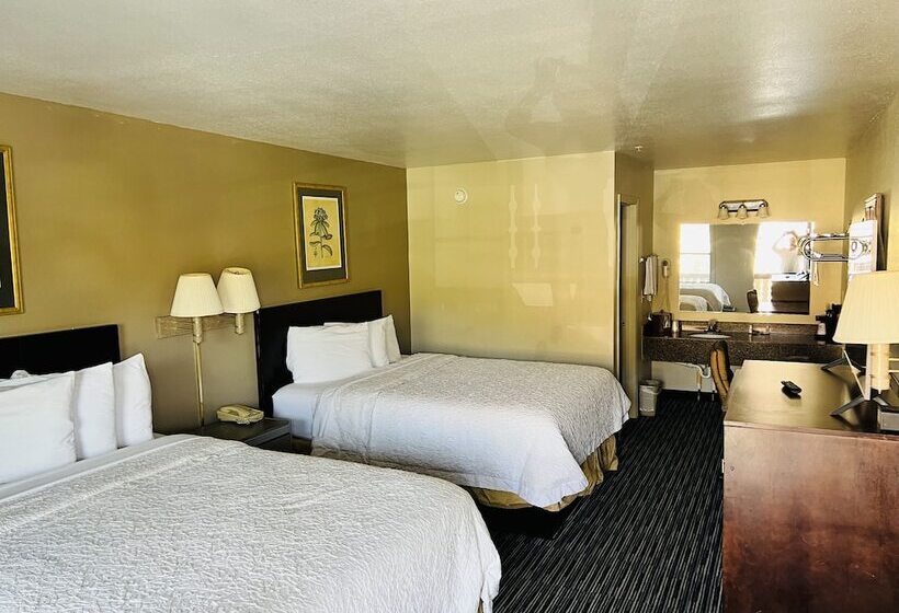 فندق Alpine Valley Inn