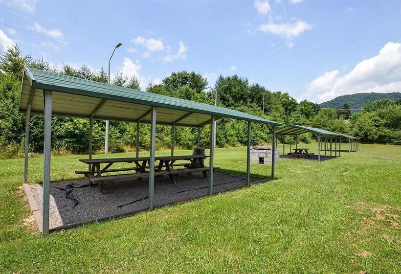 בית מלון כפרי Americas Best Value Inn Canton, Nc