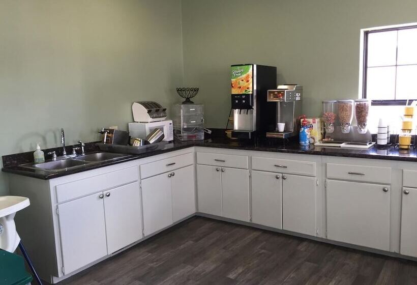 בית מלון כפרי Budget Inn Norman