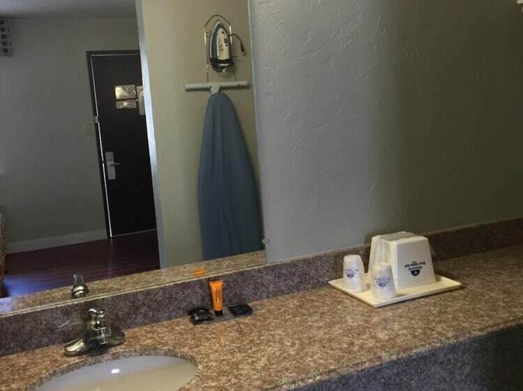 فندق Budget Inn Norman