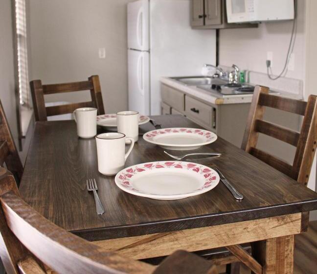 هتل Bayside Resort, Lake George Ny