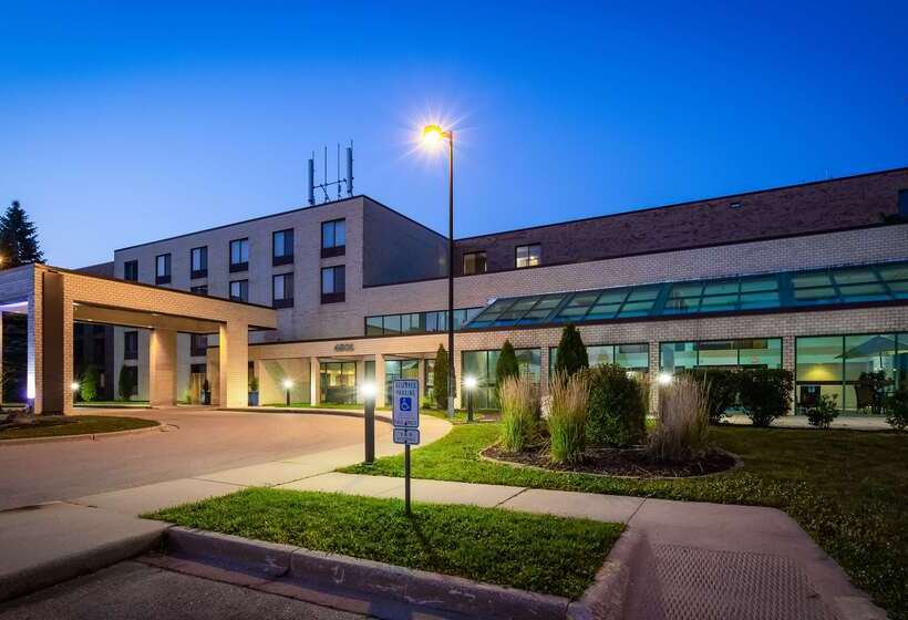 Отель Best Western East Towne Suites