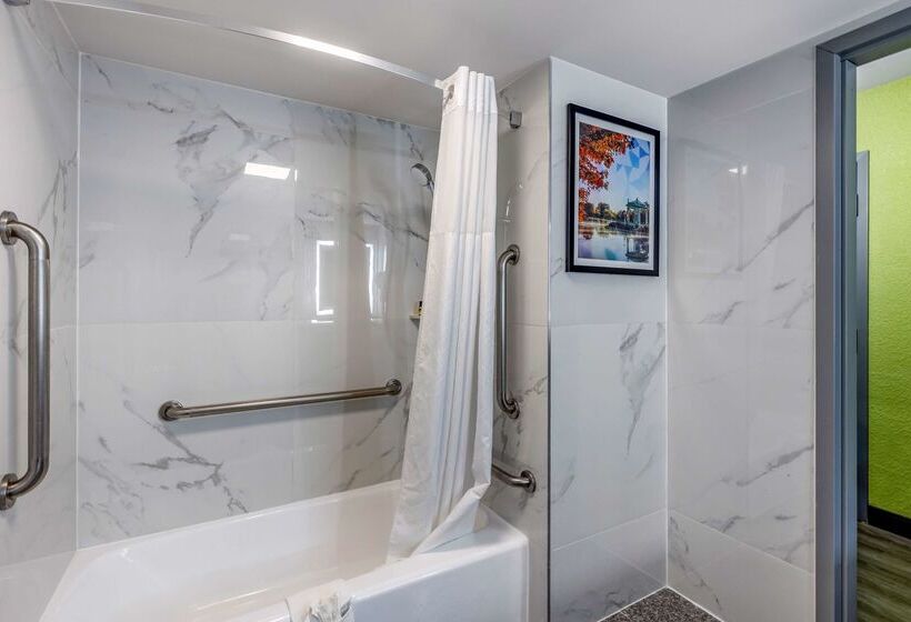 فندق Best Western Plus St. Louis Westwestport