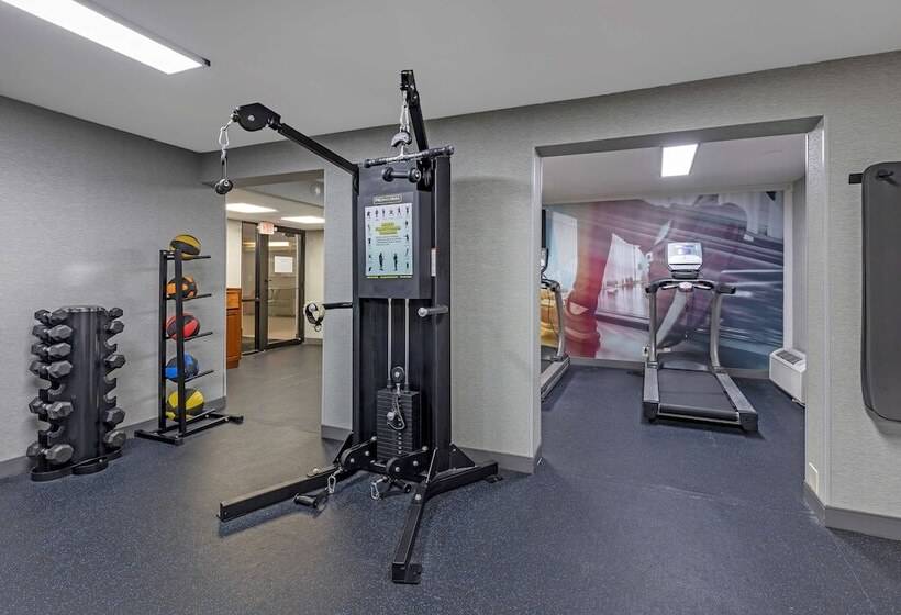 فندق Best Western Plus St. Louis Westwestport