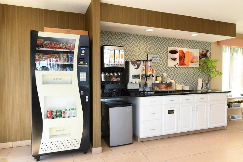 ホテル Capital Inn & Suites