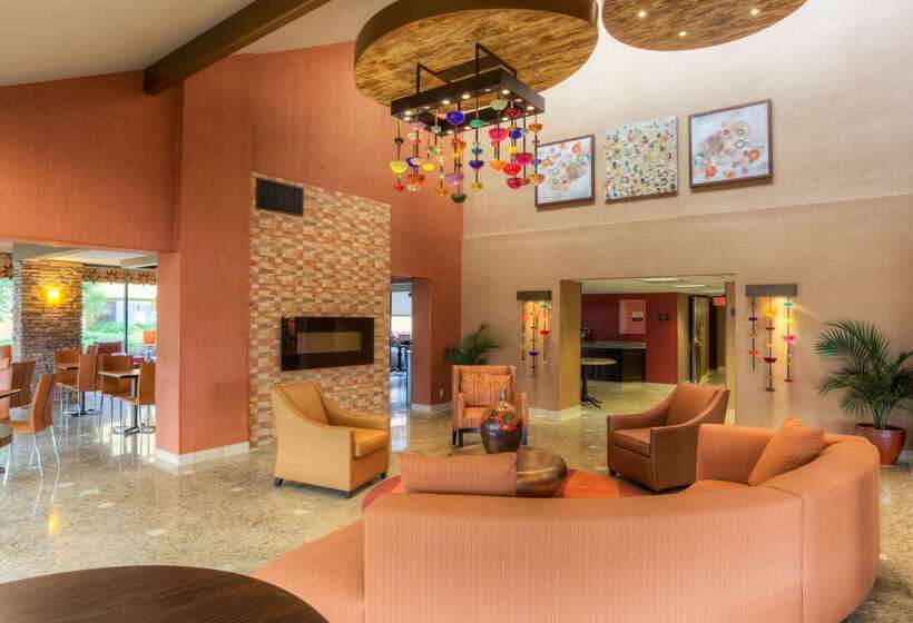 호텔 Comfort Inn & Suites Evansville Airport