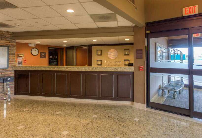 호텔 Comfort Inn & Suites Evansville Airport