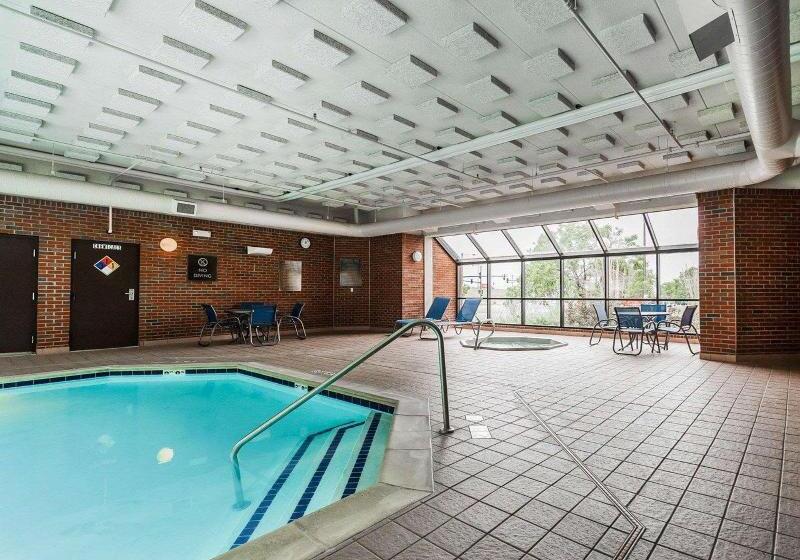 בית מלון כפרי Comfort Inn Denver East