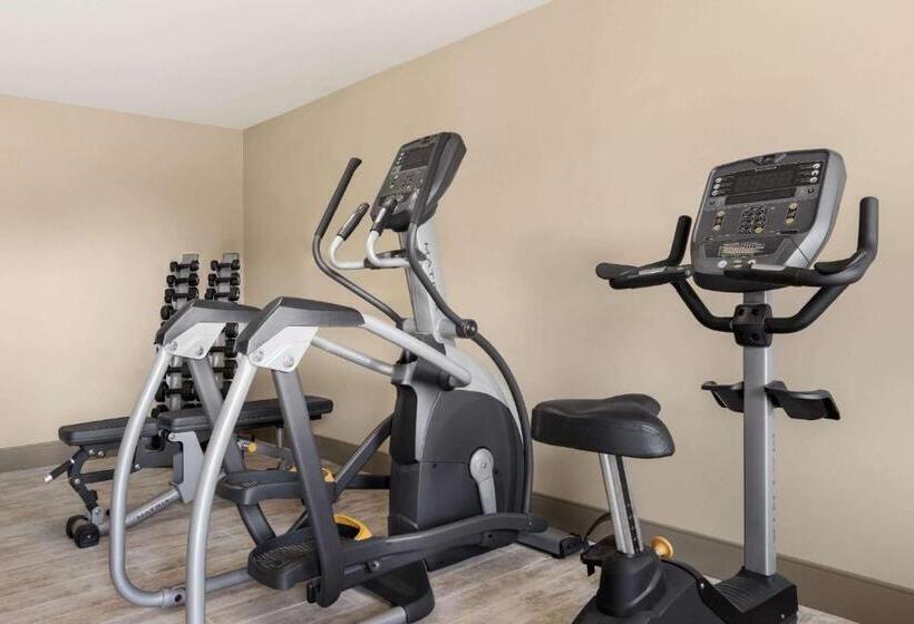 酒店 Days Inn & Suites By Wyndham Bowling Green