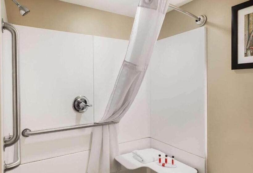 酒店 Days Inn & Suites By Wyndham Bowling Green