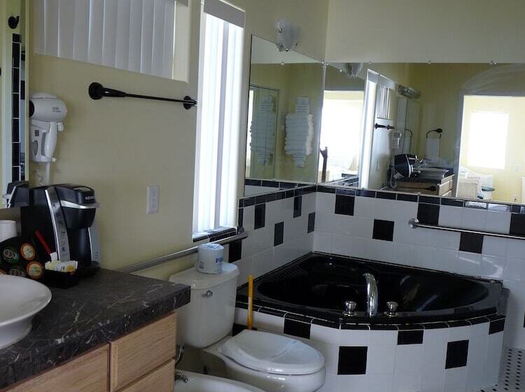 فندق Driftwood Inn