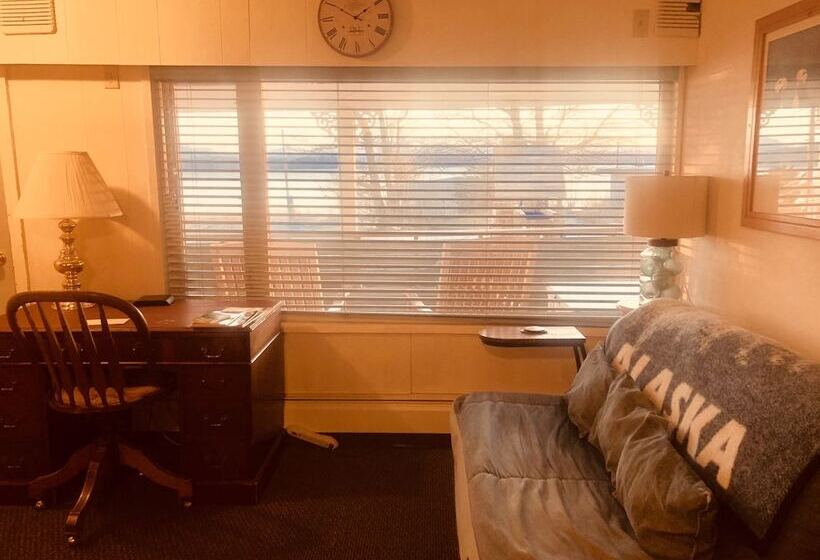 فندق Driftwood Inn