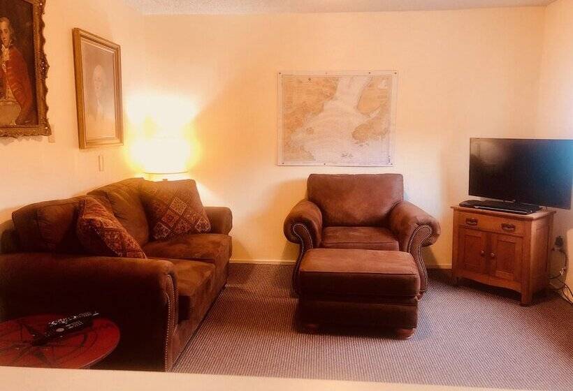 فندق Driftwood Inn