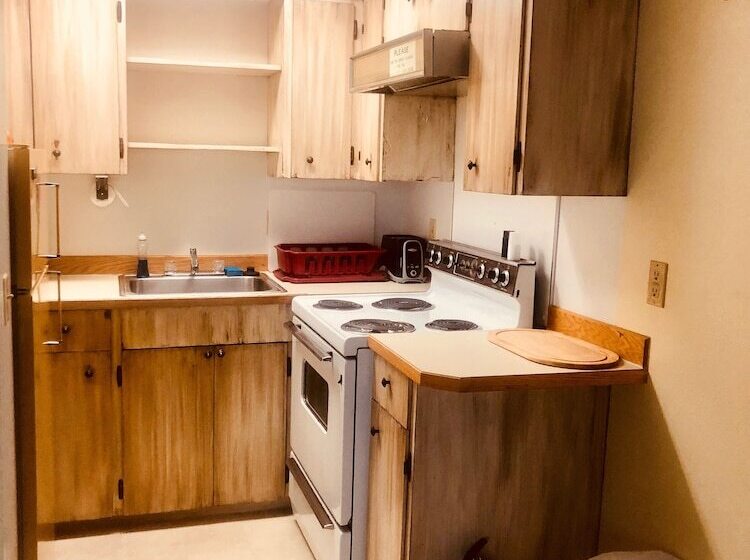 فندق Driftwood Inn