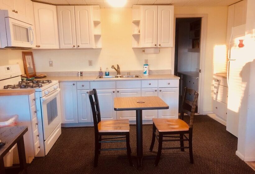 فندق Driftwood Inn