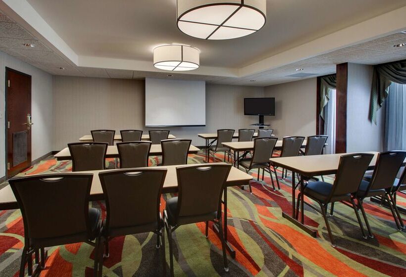 בית מלון כפרי Drury Inn & Suites Bowling Green