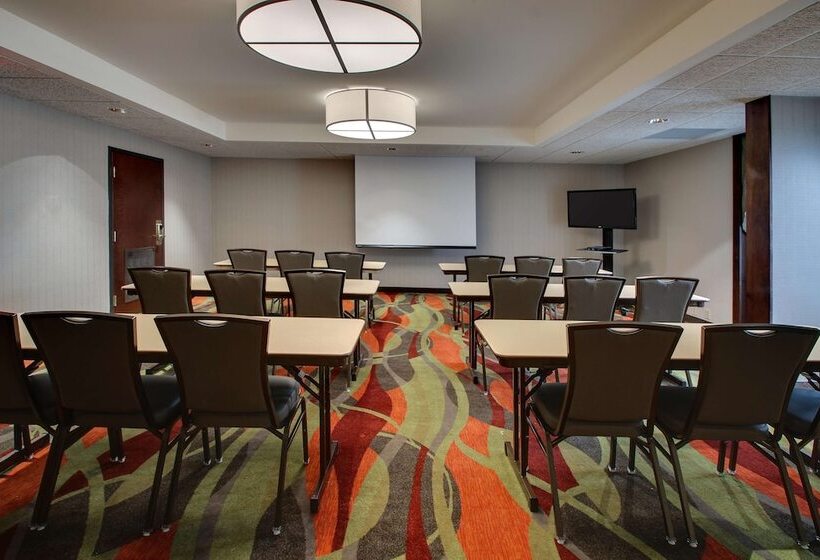 בית מלון כפרי Drury Inn & Suites Bowling Green