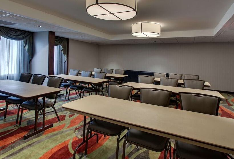 בית מלון כפרי Drury Inn & Suites Bowling Green