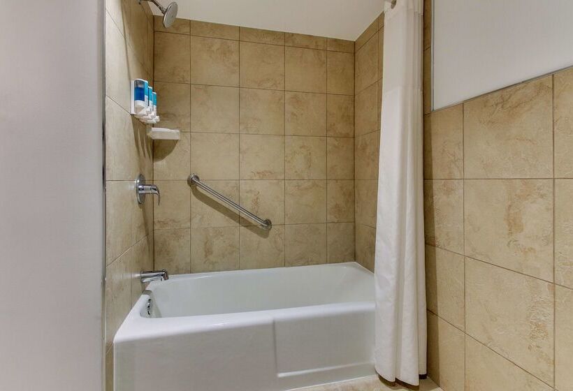 ホテル Drury Inn & Suites Poplar Bluff