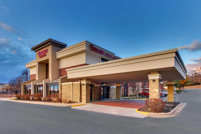 ホテル Drury Inn & Suites Poplar Bluff