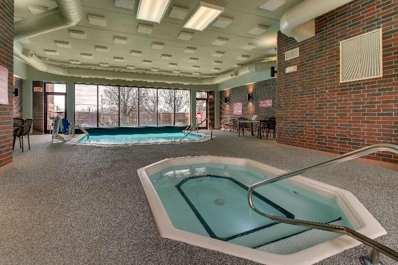 Отель Drury Inn & Suites Poplar Bluff