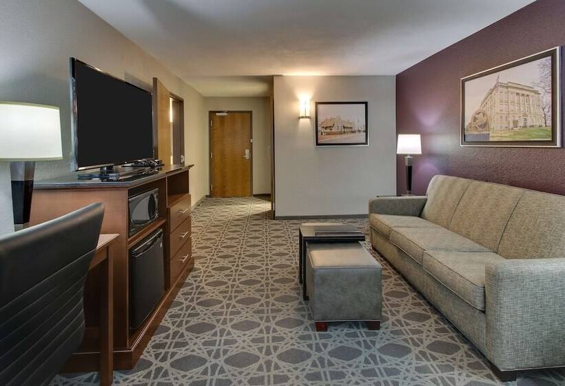 Отель Drury Inn & Suites Poplar Bluff