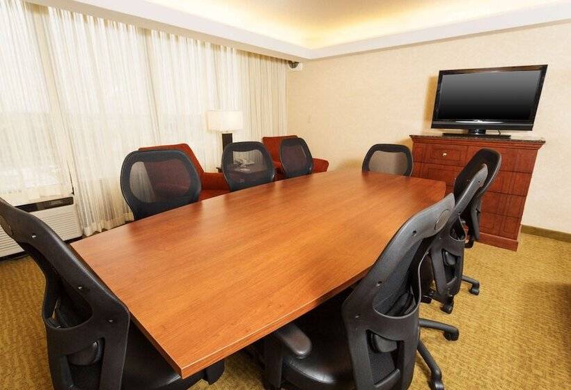 فندق Drury Inn & Suites Marion