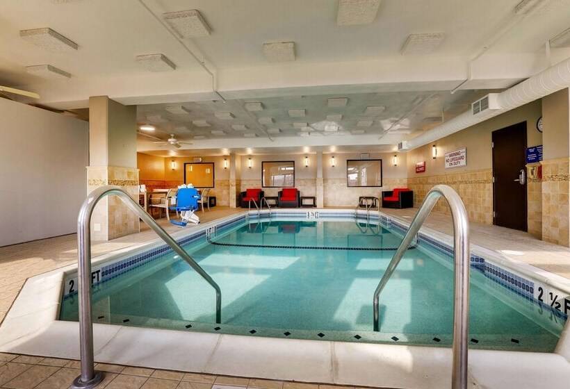 فندق Drury Inn & Suites Marion