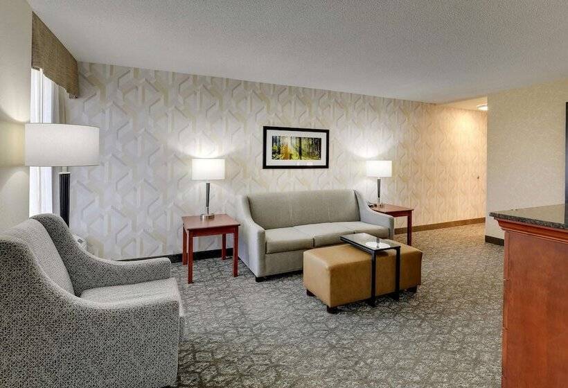 فندق Drury Inn & Suites Marion