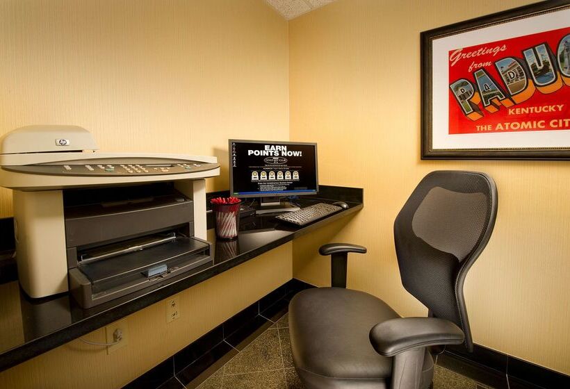 בית מלון כפרי Drury Inn Paducah