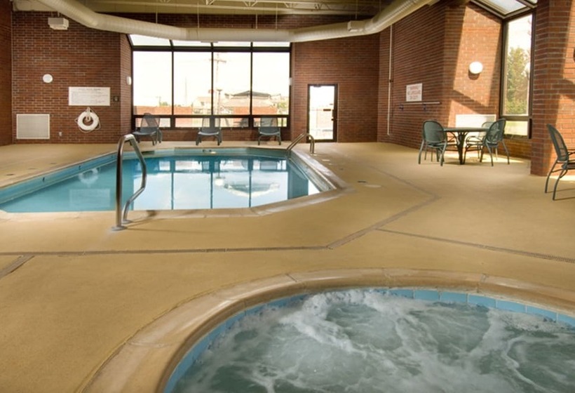 בית מלון כפרי Drury Inn Paducah