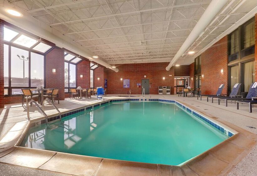 בית מלון כפרי Drury Inn Paducah