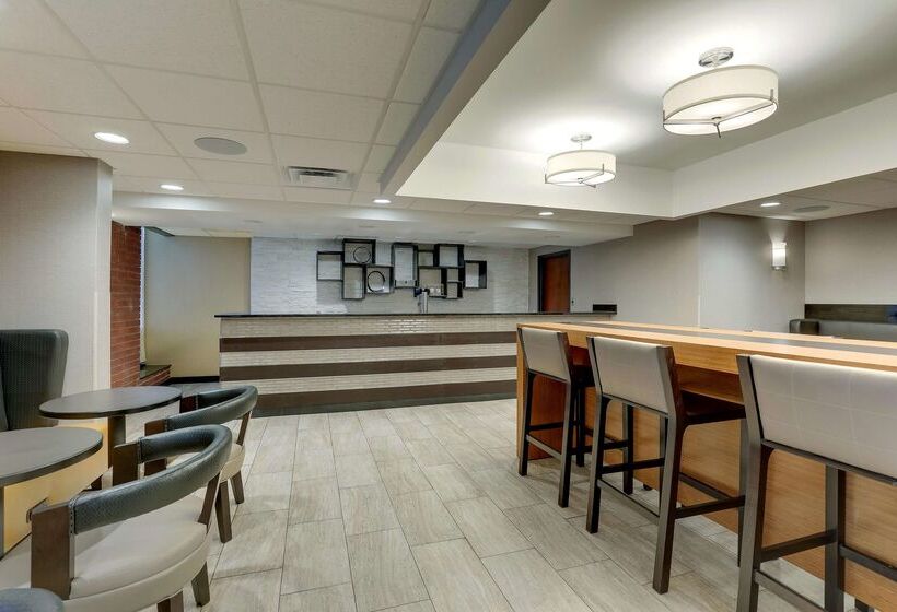 בית מלון כפרי Drury Inn Paducah