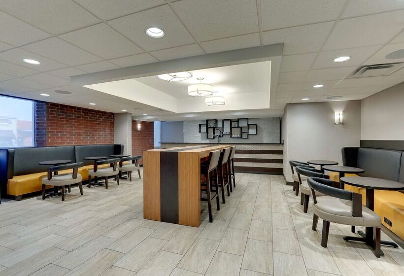 בית מלון כפרי Drury Inn Paducah