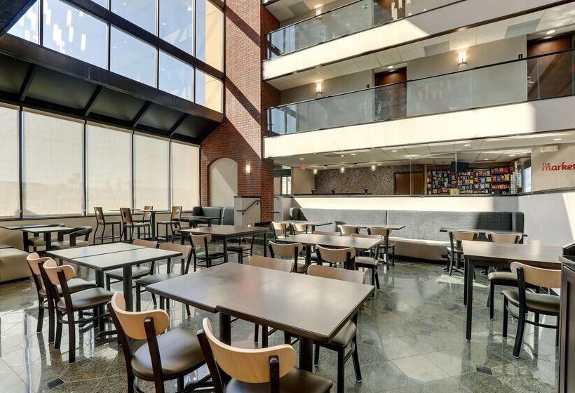 בית מלון כפרי Drury Inn Paducah