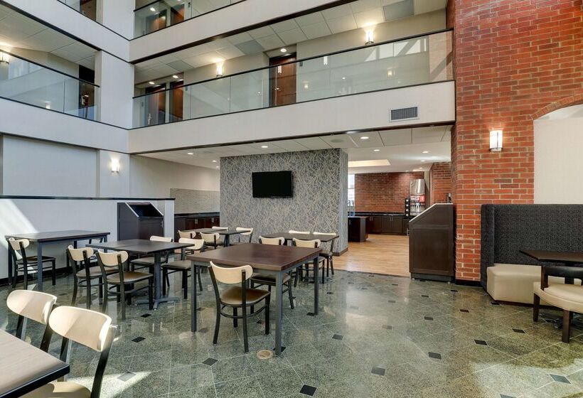 בית מלון כפרי Drury Inn Paducah