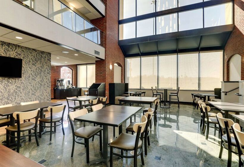 בית מלון כפרי Drury Inn Paducah