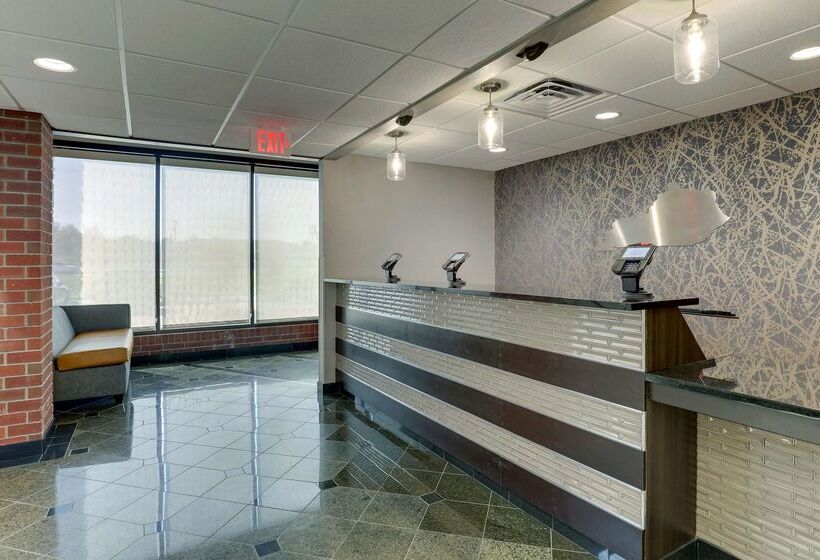 בית מלון כפרי Drury Inn Paducah