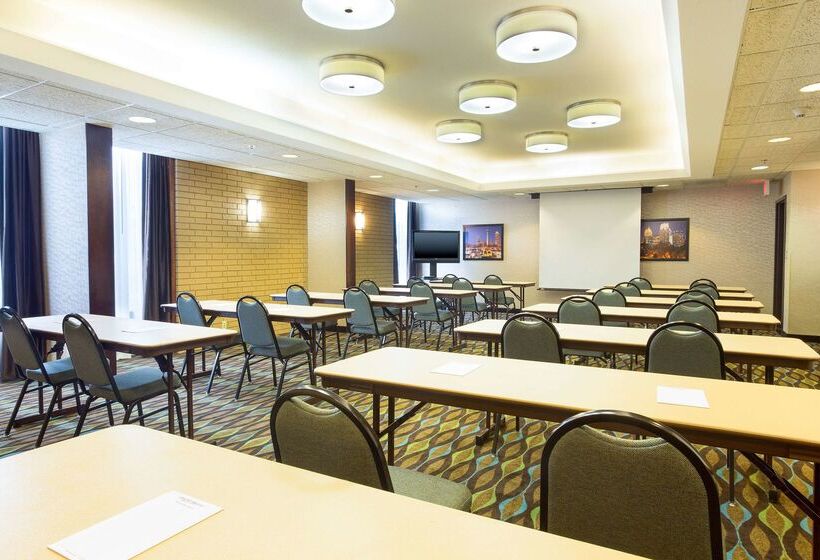 Отель Drury Inn & Suites Atlanta Airport