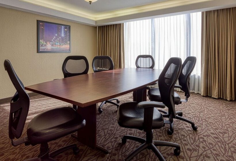 Отель Drury Inn & Suites Atlanta Airport
