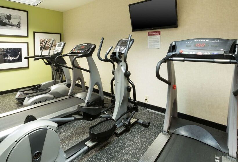 Отель Drury Inn & Suites Charlotte University Place